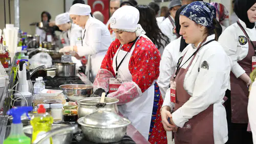 Yöresel lezzetler sahnede: Konya’da büyük yemek yarışı başladı