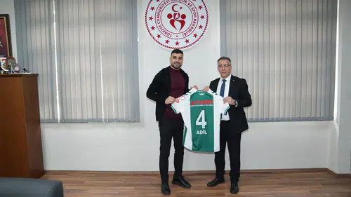 Konyasporlu futbolcu Adil Demirbağ o ismi ziyaret etti