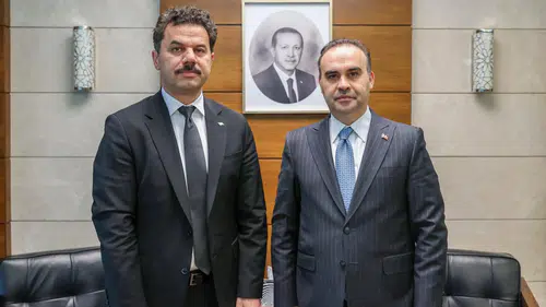 Rektör Yılmaz, Sanayi Bakanı Kacır ile görüştü