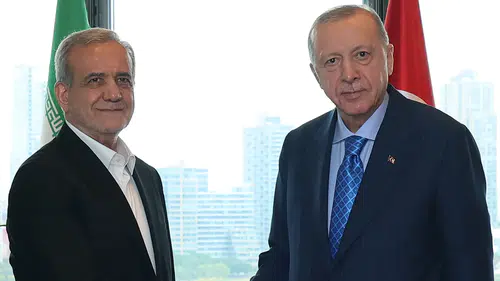 Cumhurbaşkanı Erdoğan, İran Cumhurbaşkanı ile görüştü