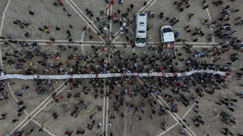 Konya’da 42 metrelik sofra kuruldu! Yarın da sürecek etkinlikte ücretsiz ikramda bukunu