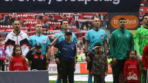 Konyaspor’da İlhan Palut ile Halil Umut Meler maç sonrası penaltıyı konuştu