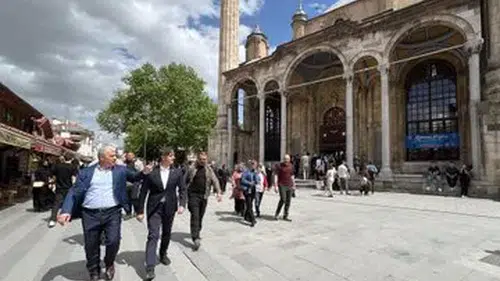 Konya’nın iki üst düzey ismi çarşıda! Görenler dönüp bir daha baktı