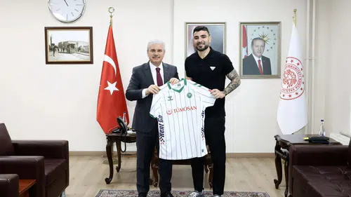 Konyaspor Kaptanı Demirbağ, Vali ile görüştü