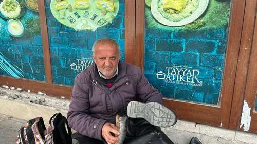 20 yıldır yollarda! Türkiye’yi karış karış gezen boyacı Konya’da