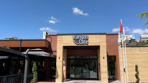 Kendi ekmek ve pastasını üretiyor! Konya'da Kanyon Cafe fark yaratıyor