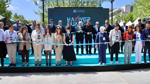 Konya’da kariyer kapısı açıldı: Öğrenciler firmalarla birebir görüştü