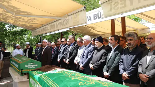Konya eski belediye başkanını son yolculuğuna uğurladı! Protokol akın etti