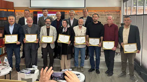 Konya’da kültür dünyasına vefa! Önemli isimlere Şeref Belgesi verildi