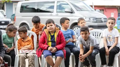 Çocuklar Konya’daki siyasetçiyi ilgiyle dinledi? İşte o isim…