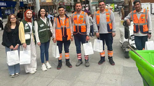 Konya'da Yeşilay'dan 1 Mayıs'ta anlamlı jest