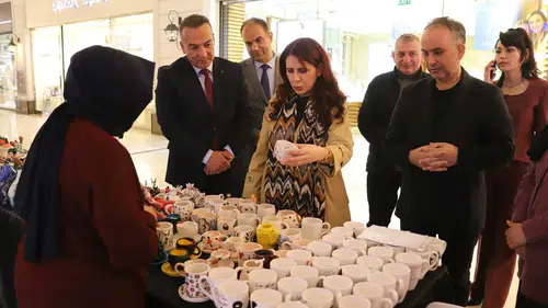Konya'da 'El Emeği Göz Nuru' eserlere yoğun ilgi