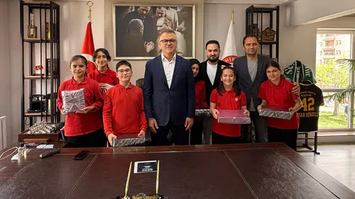 Konya'da örnek proje: En çok kitap okuyan öğrenciler ödüllendirildi