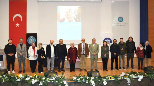 Konya’da Mevlânâ’nın torunu konuştu: “Hayata dolu tarafından bakın”