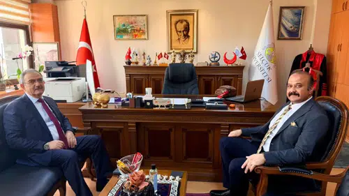 Eski Rektör Mustafa Şahin kendi okulunda! O isimle görüştü?
