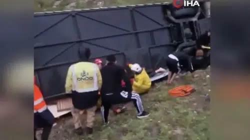 Otobüs devrildi! Çok sayıda yaralı var