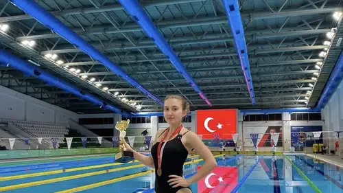 Konya’da İdeal Yurtları öğrencileri madalyaları topladı