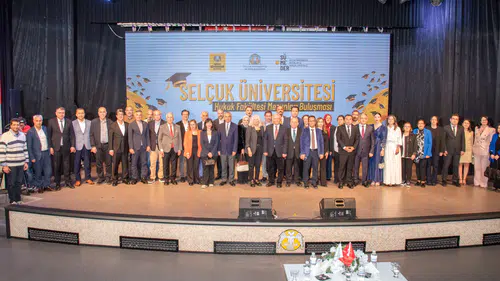 Konya'da 16 bin mezun aynı çatı altında buluştu