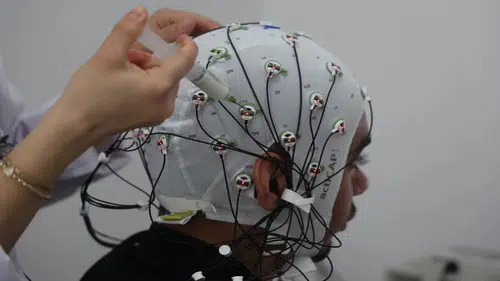 Türkiye’de bir ilk! NEÜ’de yapay zekâ destekli dayanıklılık araştırması