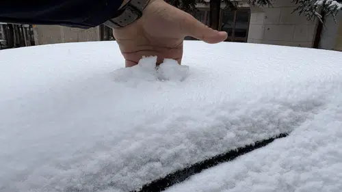 Aksaray’da şaşırtan görüntü! İlçe mayıs ayında beyaza büründü