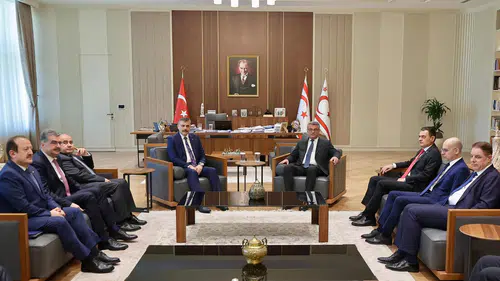 Konya Vekili Erdem, Konyalı Bakan Çiftçi’ye eşlik ediyor