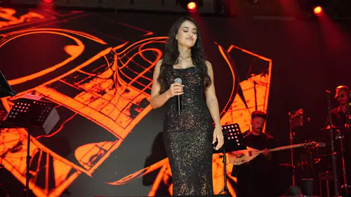 Elif Buse Doğan Konya’yı mest etti! Sahne performansına yoğun ilgi