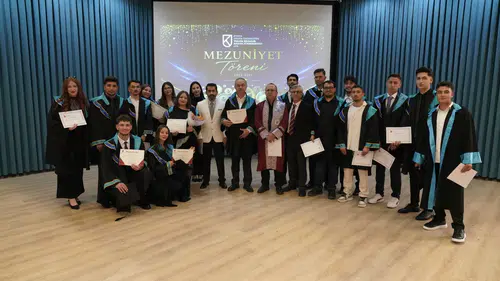Konya Mobilyacılar Odası Başkanı hem başkanlık yaptı hem okudu