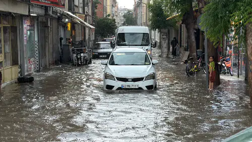 Konya’da zor anlar yaşanıyor! Her yer denize döndü