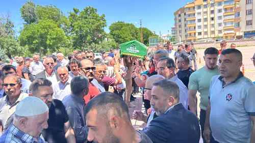 Dualarla defnedildi! Konya eğitim camiasını yasa boğan veda