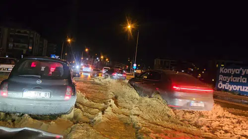 Konya’da sel felaketi! Kelebekler Vadisi çevresindeki caddeleri su bastı