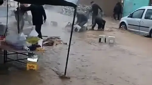 Bu görüntü Konya’da çekildi! Düğün pilavı yerken sel vurdu