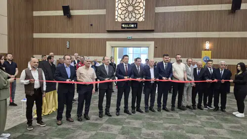 Konya'da yılsonu sergisi açıldı: El emeği eserler göz doldurdu