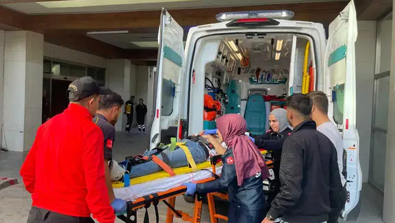 Karaman’da motosiklet kazası! Genç sürücü ölümle pençeleşiyor