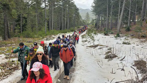 Konya'da 422 doğa sever kar yürüyüşünde bir araya geldi