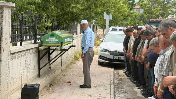 Konya'da boşanma aşamasındaki eşi tarafından öldürülen kadın toprağa verildi