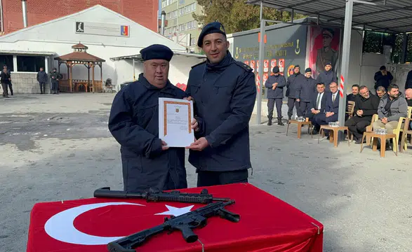 Konya'da engelli bireyin hayali gerçekleşti: Bir günlüğüne asker oldu