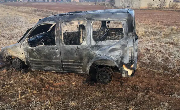 Konya'da garaj yangını eve sıçradı: Araç alev aldı!
