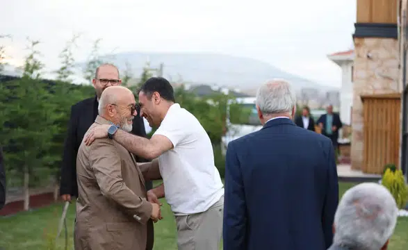 AK Parti Konya son sürat çalışıyor! Eski vekillerle ne görüşüldü?