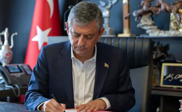 Özgür Özel'in partisinin adı 'Yeni Parti' oldu