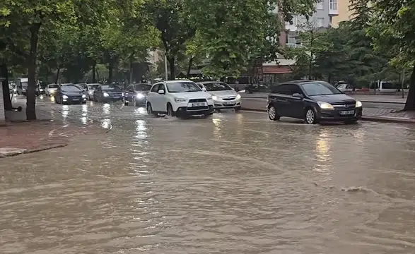 Konyalılar dikkat! Yağmur nedeniyle trafiğe açılan ve kapatılan cadde ve alt geçitler açıklandı