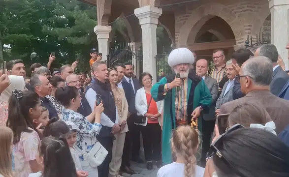 Konya’daki şenlikte kriz çıktı! AK Parti Vekili programı terk etti