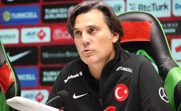 A Milli Takım teknik direktörü acı haberle yıkıldı