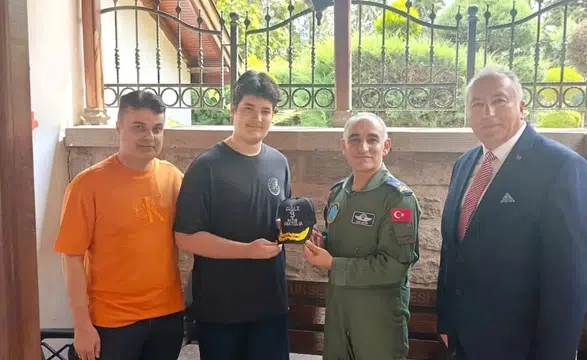 Pilot olmak isteyen gazi çocuğuna Tuğgeneralden unutulmaz destek