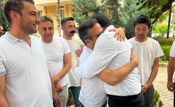 Konya’ya veda etti! O isme yoğun sevgi seli gösterildi