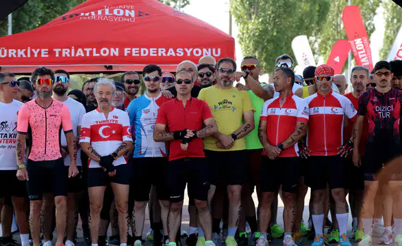 Konya'da farklı illerden gelen sporcular kürsü için ter döktü