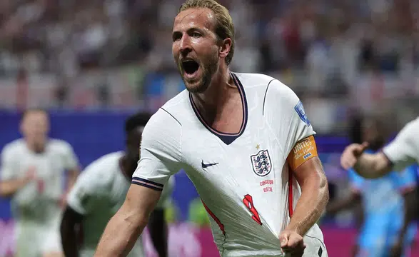 Harry Kane  İngiltere'yi son 16 turuna çıkardı