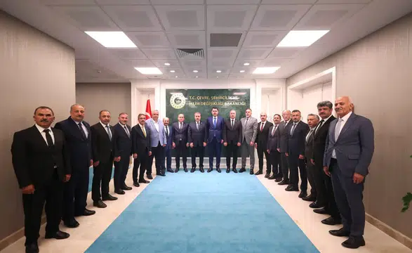 Konyalı Başkan, Bakan Kurum ile görüştü