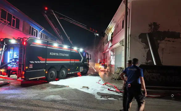 Konya Marangozlar Sanayi Sitesi’nde büyük yangın!