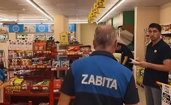 Konya'da marketlere sıkı denetim! Tarihi geçmiş ürünler imha edildi