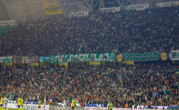Konyaspor taraftarı, transferleri bekliyor